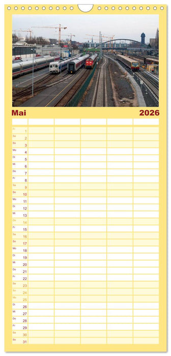 Auf Gleisen durch Berlin (CALVENDO Familienplaner 2026)