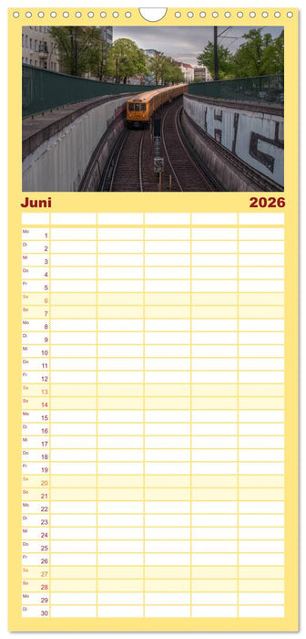 Auf Gleisen durch Berlin (CALVENDO Familienplaner 2026)