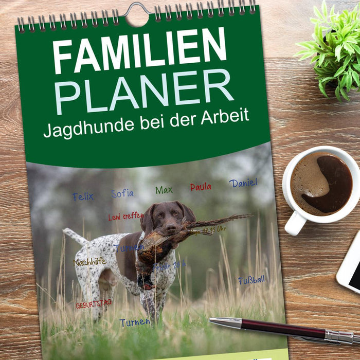 Jagdhunde bei der Arbeit (CALVENDO Familienplaner 2026)