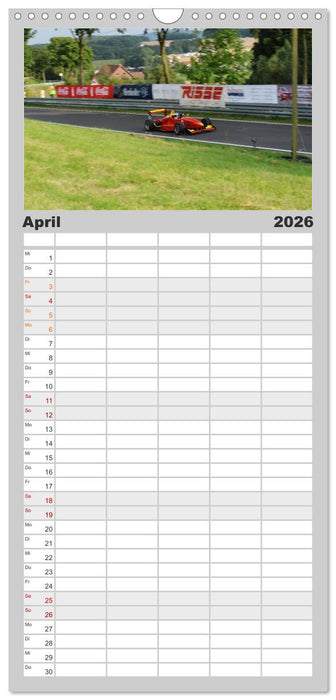 Formelrennwagen am Berg (CALVENDO Familienplaner 2026)