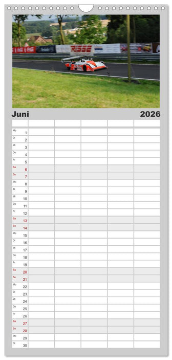 Formelrennwagen am Berg (CALVENDO Familienplaner 2026)