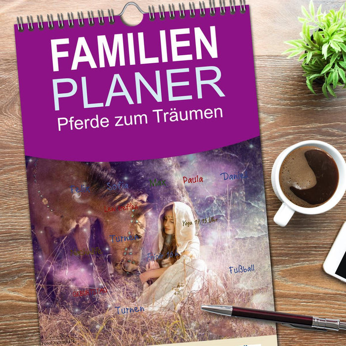 Pferde zum Träumen (CALVENDO Familienplaner 2026)