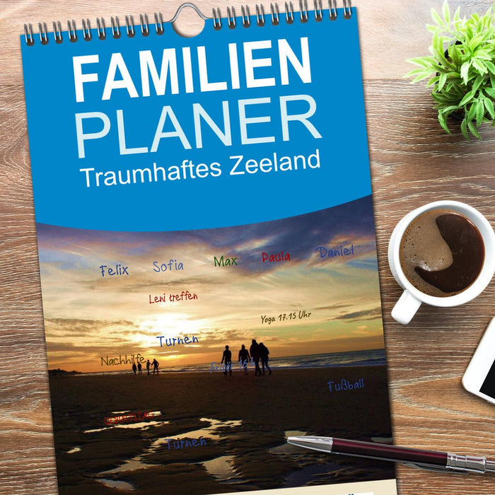 Traumhaftes Zeeland (CALVENDO Familienplaner 2026)