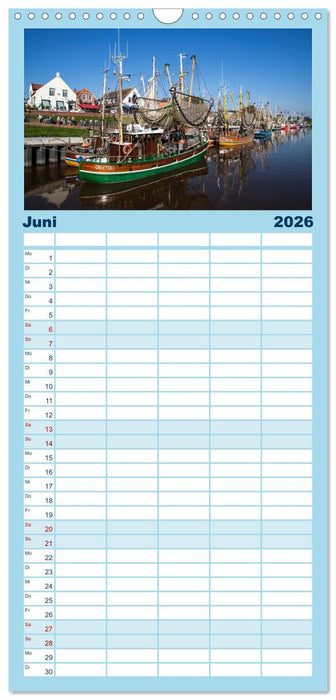 Fischerdorf Greetsiel. Bezauberndes Warfendorf der Krummhörn (CALVENDO Familienplaner 2026)