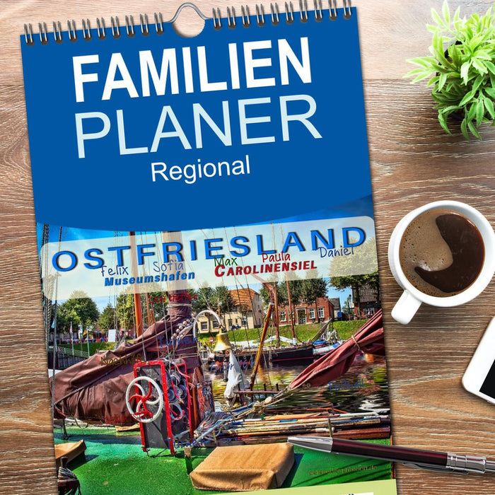 Ostfriesland - Museumshafen Carolinensiel (CALVENDO Familienplaner 2026)