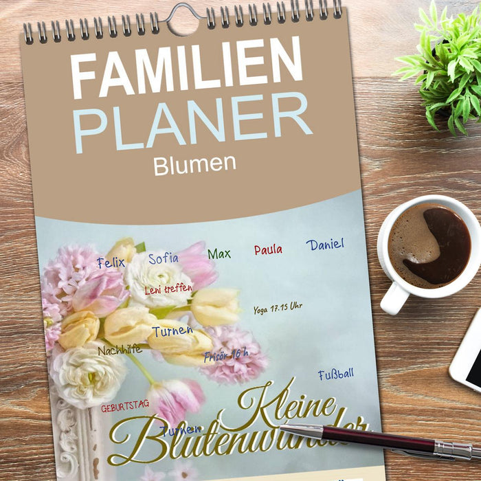 Kleine Blütenwunder (CALVENDO Familienplaner 2026)