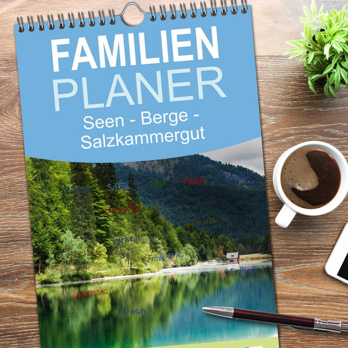 Seen - Berge - Salzkammergut (CALVENDO Familienplaner 2026)
