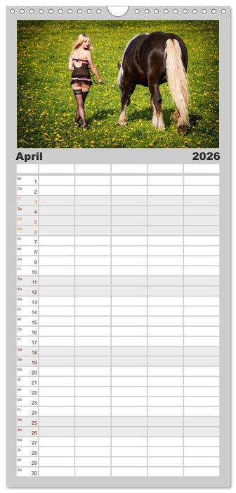 Titanen Girls 2026 - erotische Frauen und starke Pferde (CALVENDO Familienplaner 2026)
