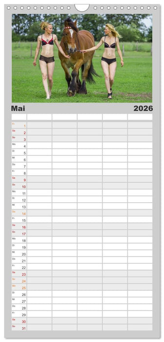 Titanen Girls 2026 - erotische Frauen und starke Pferde (CALVENDO Familienplaner 2026)