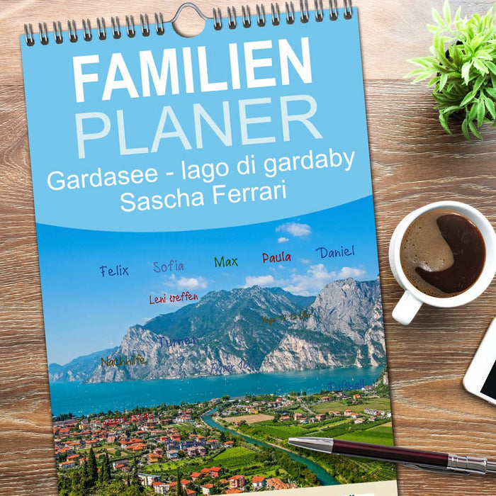 Gardasee - lago di Garda by Sascha Ferrari (CALVENDO Familienplaner 2026)