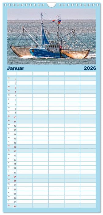 Maritime Augenblicke - Fischkutter (CALVENDO Familienplaner 2026)