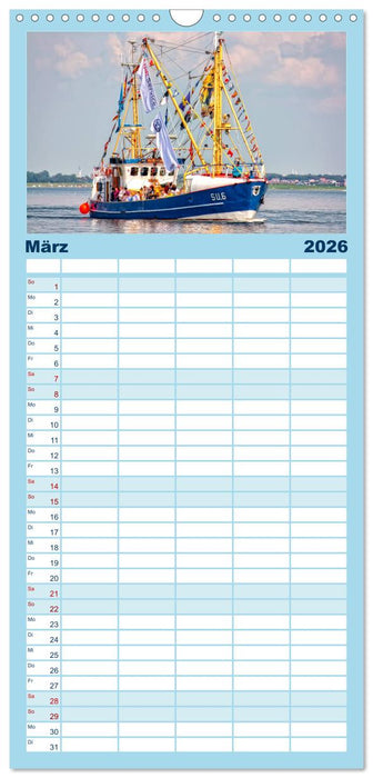 Maritime Augenblicke - Fischkutter (CALVENDO Familienplaner 2026)