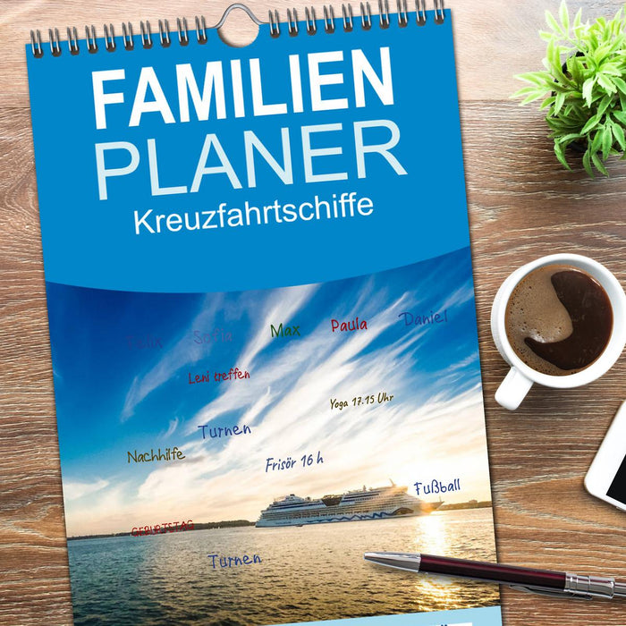 Kreuzfahrtschiffe (CALVENDO Familienplaner 2026)