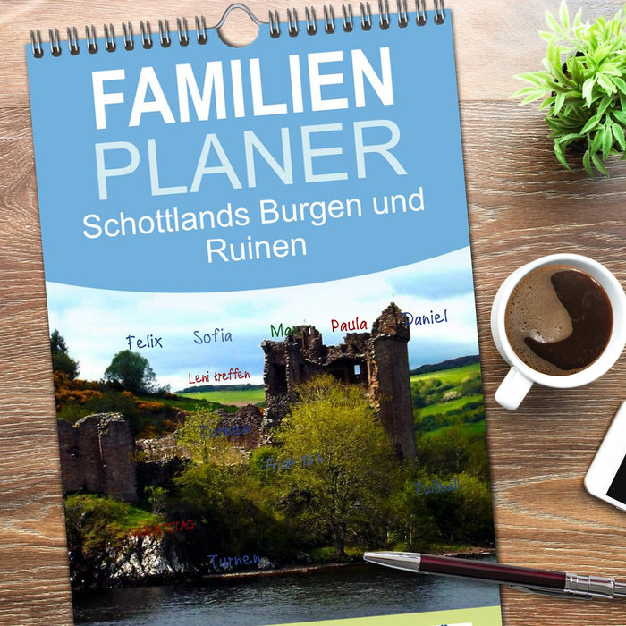 Schottlands Burgen und Ruinen (CALVENDO Familienplaner 2026)