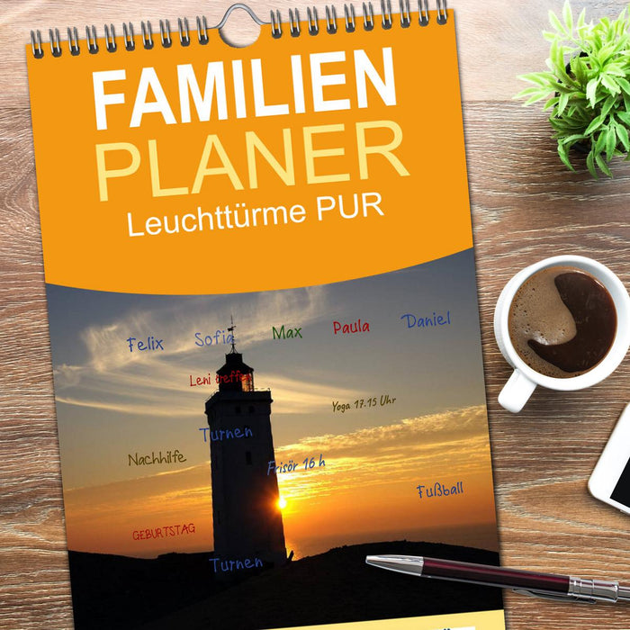 Leuchttürme PUR (CALVENDO Familienplaner 2026)