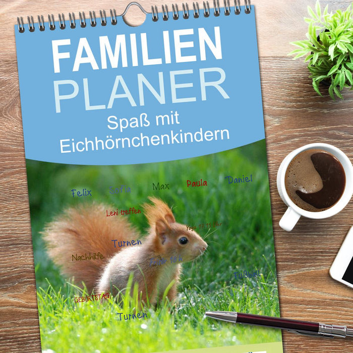Spaß mit Eichhörnchen-Kindern (CALVENDO Familienplaner 2026)