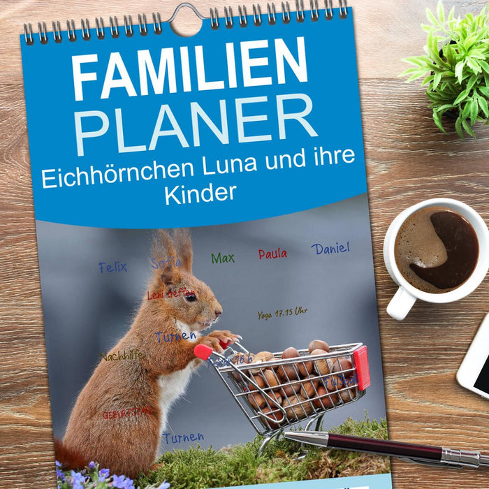 Eichhörnchen Luna und ihre Kinder (CALVENDO Familienplaner 2026)