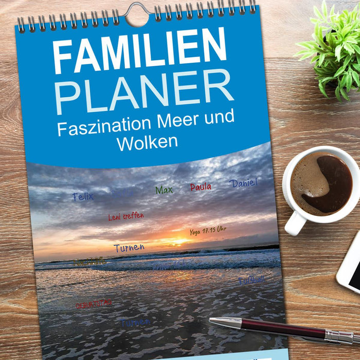 Faszination Meer und Wolken (CALVENDO Familienplaner 2026)