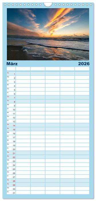 Faszination Meer und Wolken (CALVENDO Familienplaner 2026)