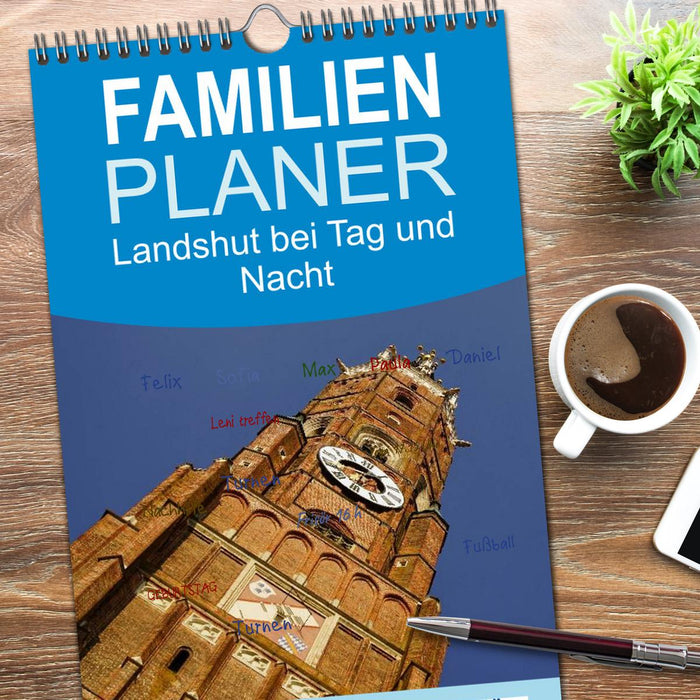 Landshut bei Tag und Nacht (CALVENDO Familienplaner 2026)