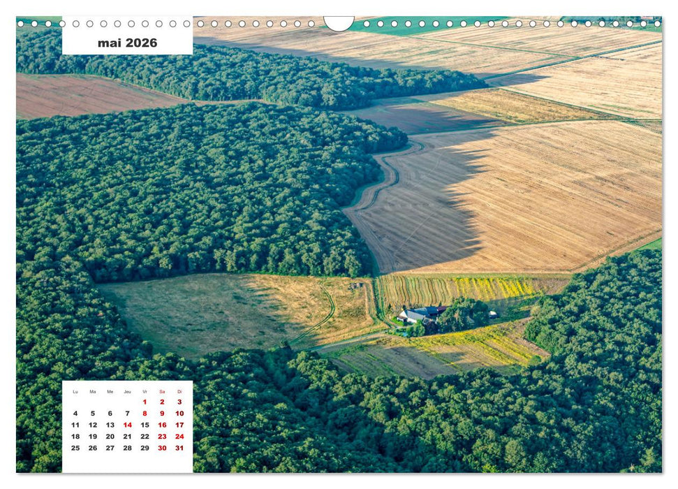 Découverte de la Loire vue du ciel (CALVENDO Calendrier mensuel 2026)