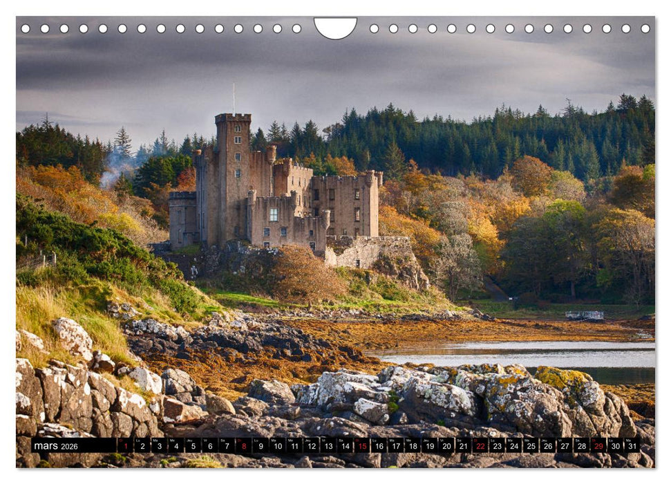 HIGHLAND, Lumières d'Ecosse (CALVENDO Calendrier mensuel 2026)