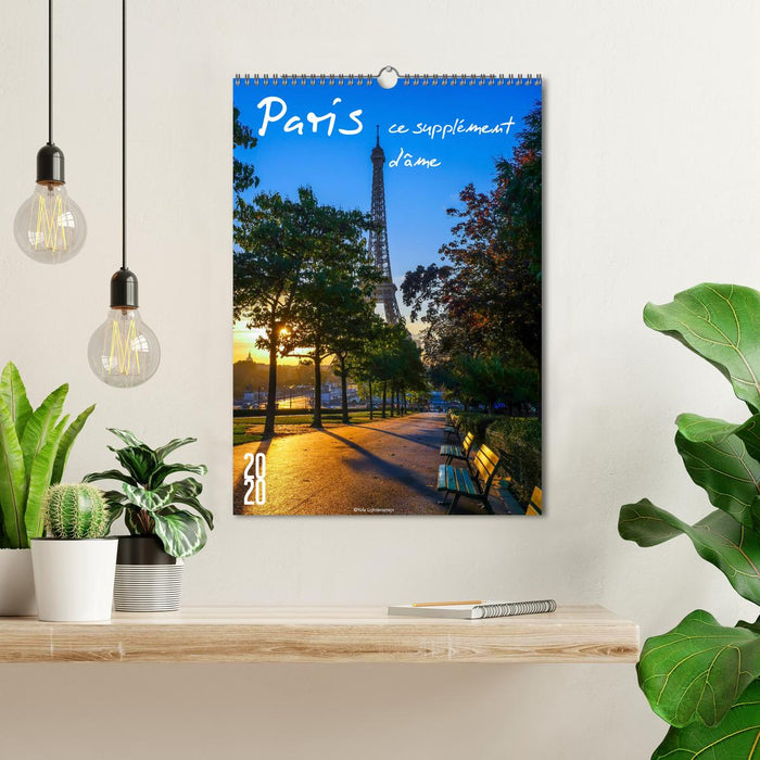 Paris, ce supplément d'âme (CALVENDO Calendrier mensuel 2026)