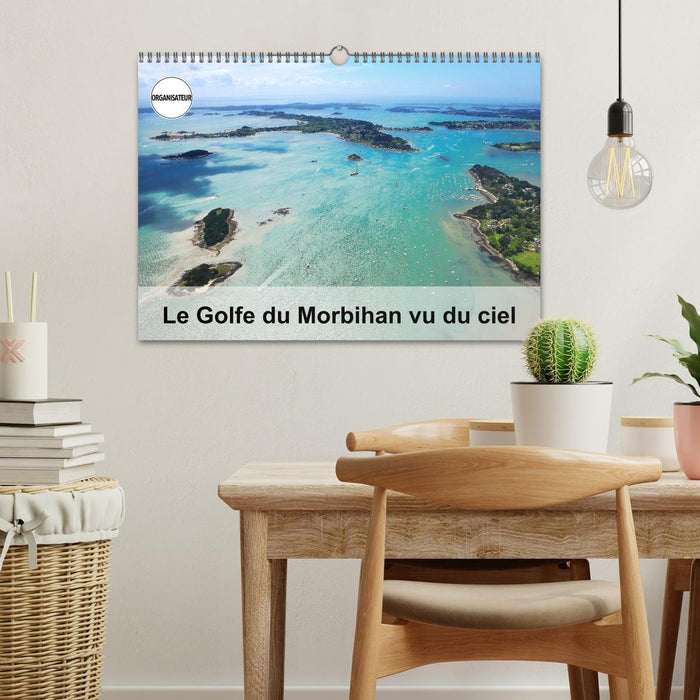 Le Golfe du Morbihan vu du ciel (CALVENDO Calendrier mensuel 2026)