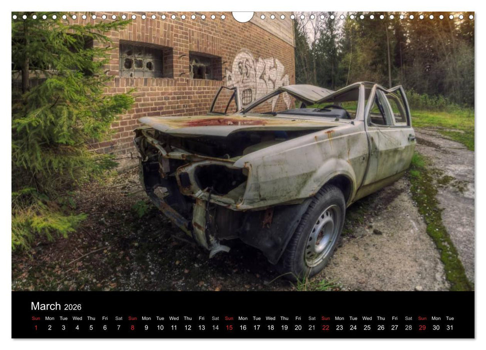 Sleeping Beauties Old Rusty Cars (CALVENDO Monthly Calendar 2026)