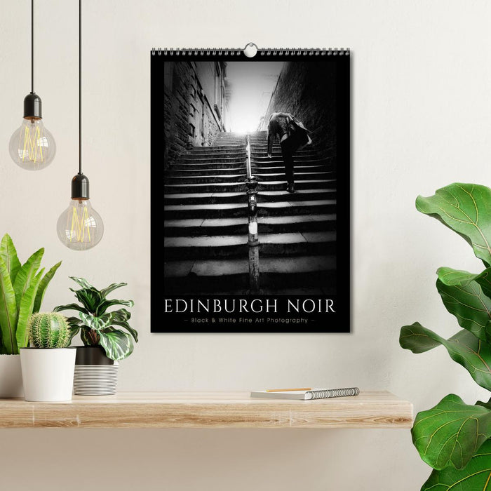 EDINBURGH NOIR (CALVENDO Monthly Calendar 2026)