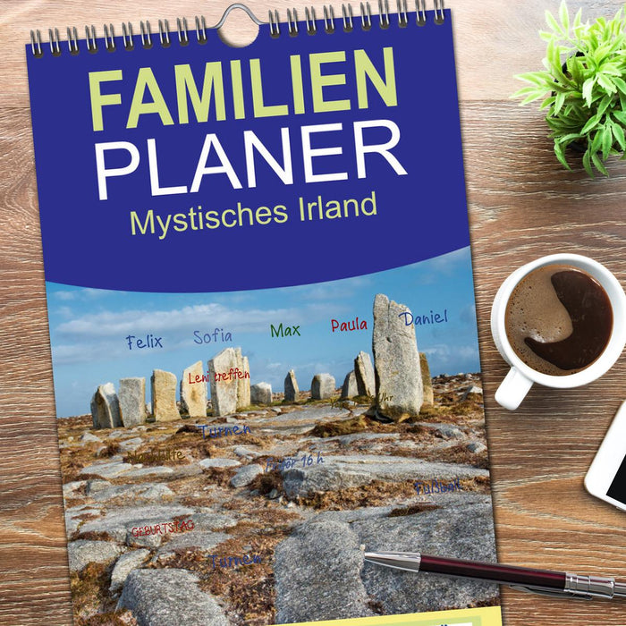 Mystisches Irland (CALVENDO Familienplaner 2026)