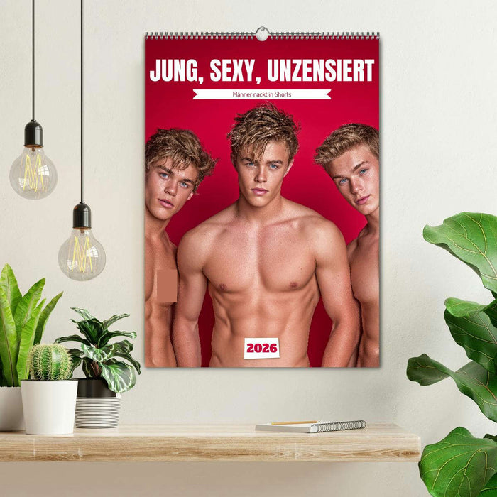 JUNG, SEXY, UNZENSIERT - Männer nackt in Shorts (CALVENDO Wandkalender 2026)