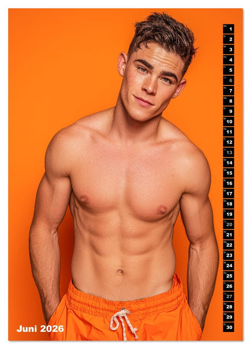 JUNG, SEXY, UNZENSIERT - Männer nackt in Shorts (CALVENDO Wandkalender 2026)