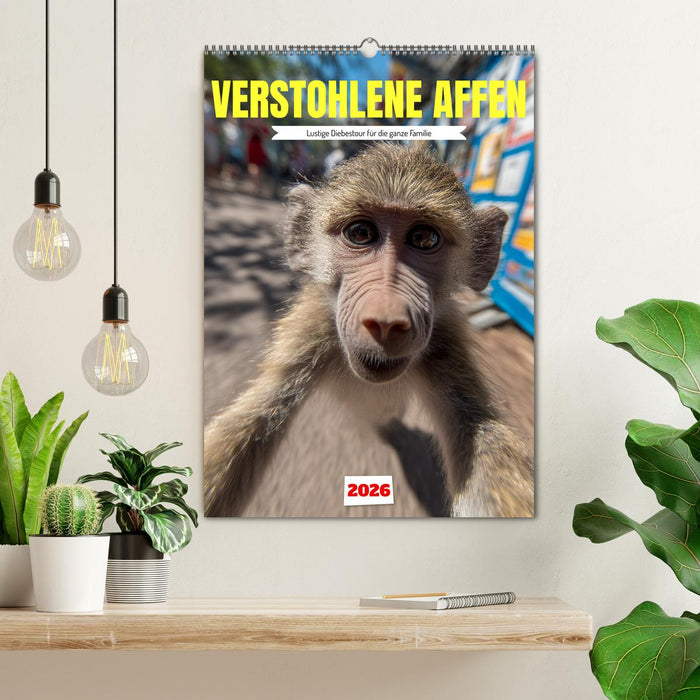 Verstohlene Affen - Lustige Diebestour für die ganze Familie (CALVENDO Wandkalender 2026)