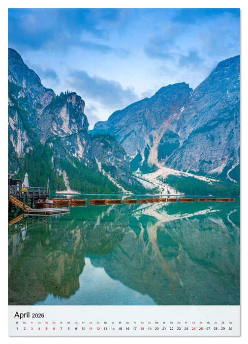 Pragser Wildsee - Der vielleicht schönste Bergsee der Dolomiten und Südtirols (CALVENDO Premium Wandkalender 2026)