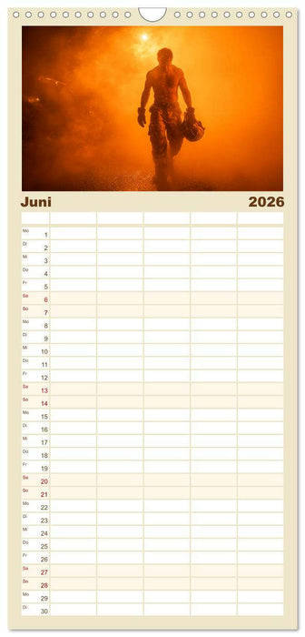 Feuerwehrmänner - Sexy Körper und heiße Flammen (CALVENDO Familienplaner 2026)