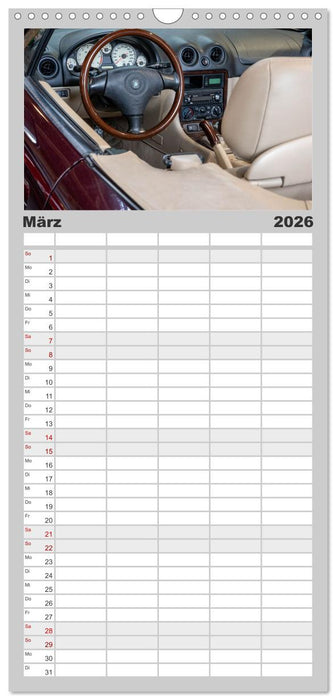 Einsteigen, bitte! - Innenansichten automobiler Ikonen (CALVENDO Familienplaner 2026)