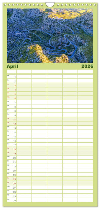 Mallorca - einzigartige Luftbildaufnahmen (CALVENDO Familienplaner 2026)