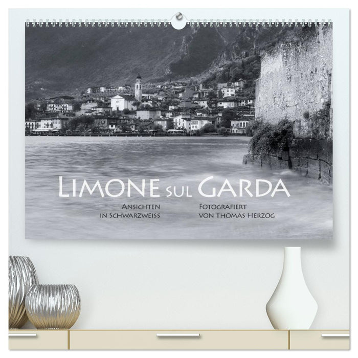 Limone sul Garda schwarzweiß (CALVENDO Premium Wandkalender 2026)