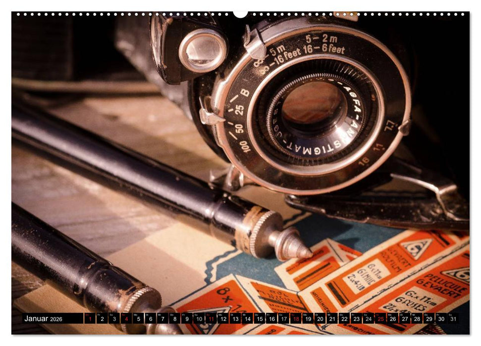 Historische Fotoapparate (CALVENDO Premium Wandkalender 2026)