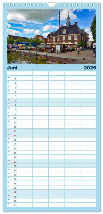 Charmante Stadt - LEER (CALVENDO Familienplaner 2026)
