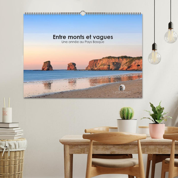 Entre monts et vagues - Une année au Pays Basque (CALVENDO Calendrier mensuel 2026)