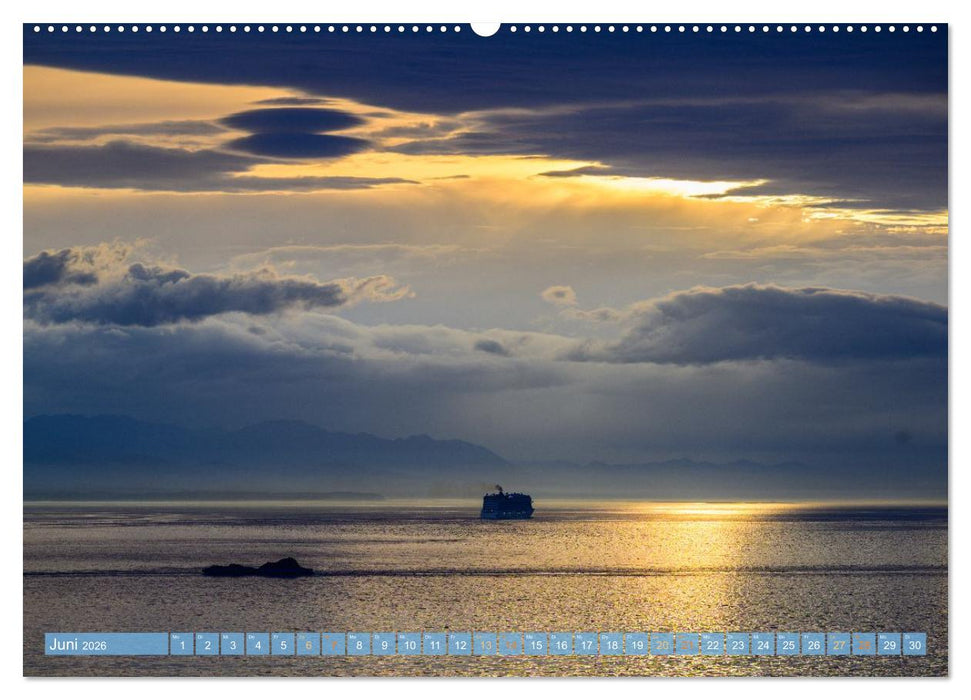 Zwischen Gipfeln und Meer (CALVENDO Wandkalender 2026)