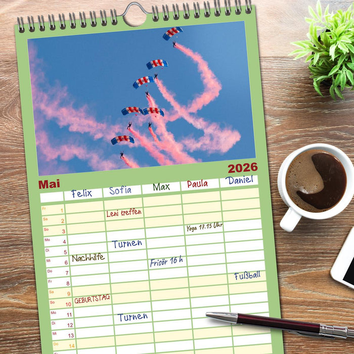 Militärflieger (CALVENDO Familienplaner 2026)