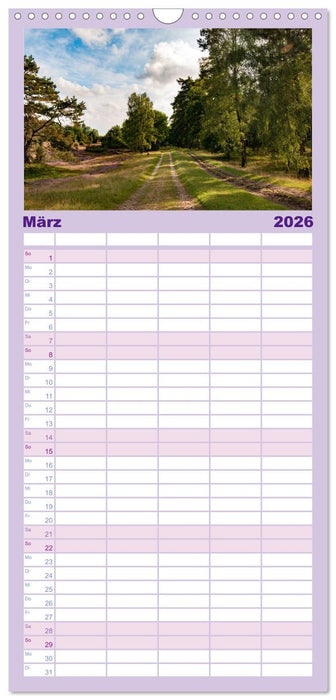 Wanderung durch die zauberhafte Lüneburger Heide (CALVENDO Familienplaner 2026)