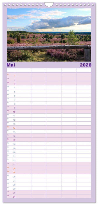 Wanderung durch die zauberhafte Lüneburger Heide (CALVENDO Familienplaner 2026)