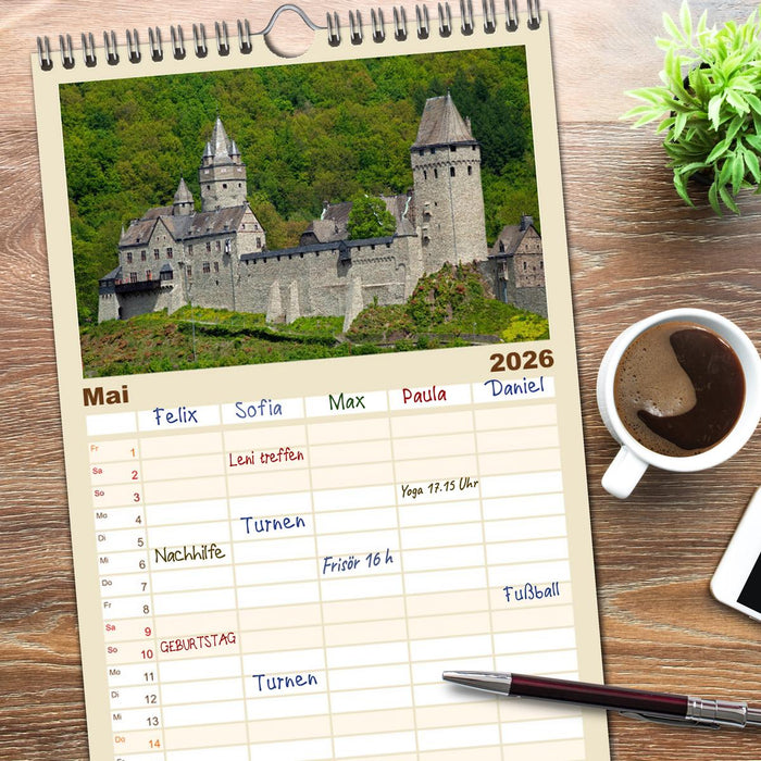 Burgen und Schlösser - Zeugnisse vergangener Zeiten (CALVENDO Familienplaner 2026)