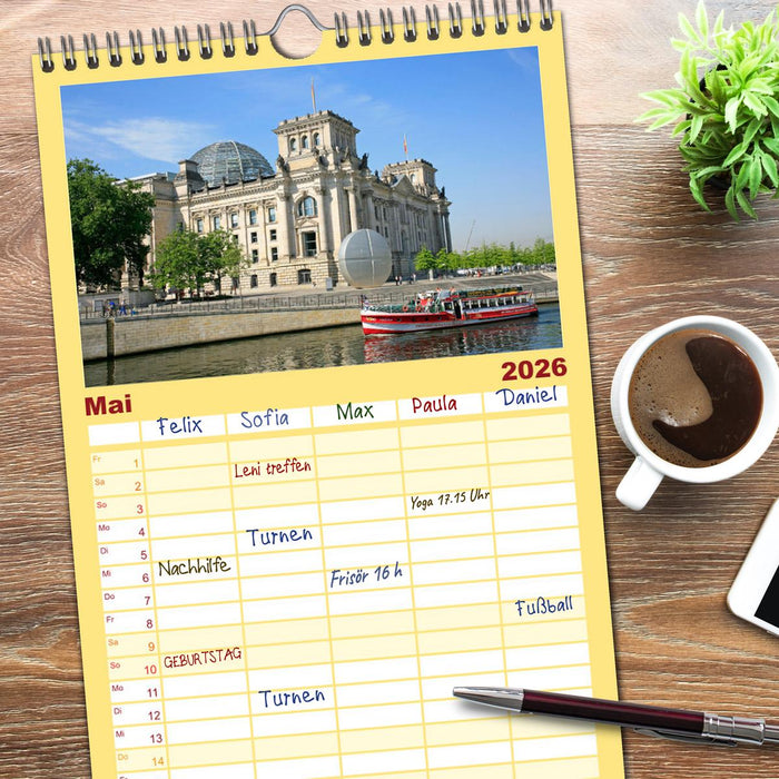 Berlin - Metropole an der Spree (CALVENDO Familienplaner 2026)