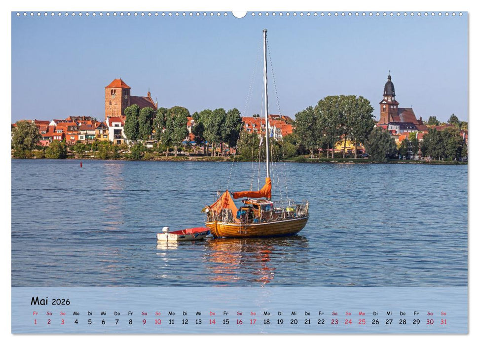 Zwischen See und Himmel - Waren (Müritz) im Wandel der Jahreszeiten (CALVENDO Premium Wandkalender 2026)