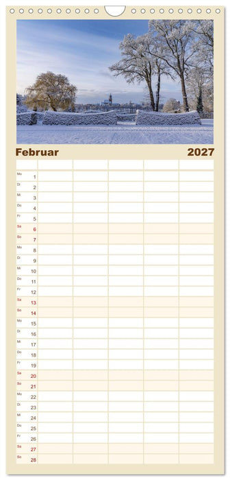Zwischen See und Himmel - Waren (Müritz) im Wandel der Jahreszeiten (CALVENDO Familienplaner 2027)